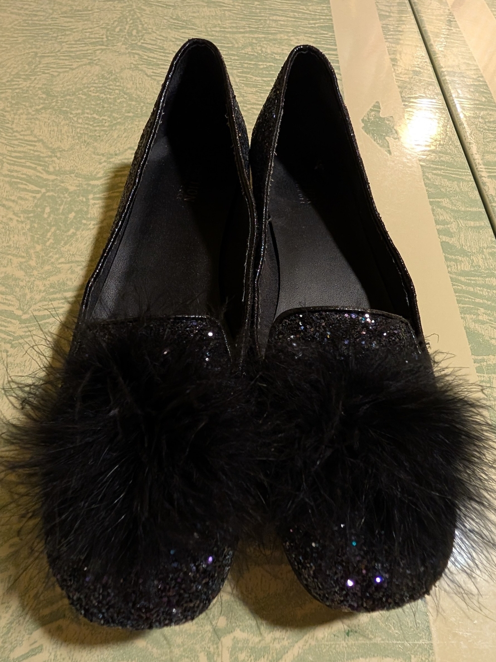 Kenneth Cole Reaction Black Glitter Pom Pom Flats